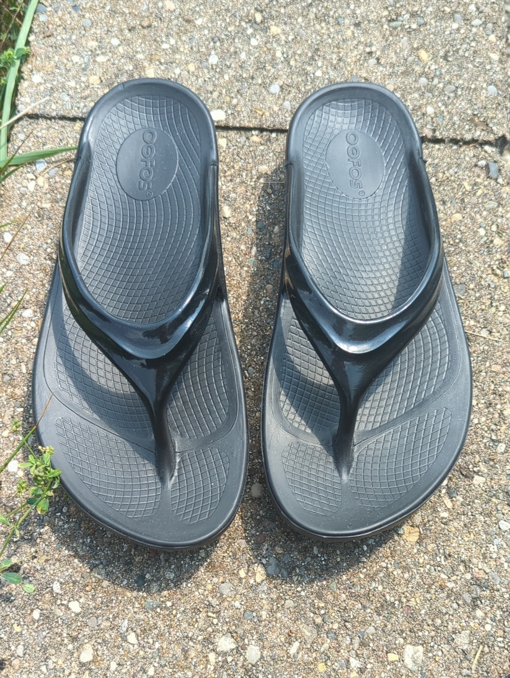 NWOT Oofos OOlala Women's Recovery Flip Black